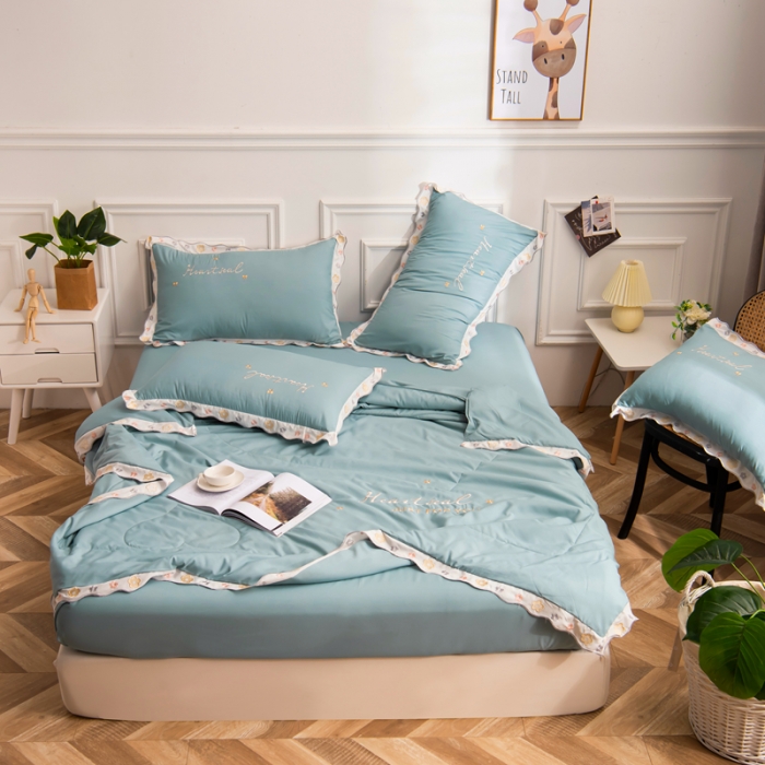 91家纺网 家纺一手货源 找家纺 安妮家居 2021新款泫雅风水洗刺绣夏被四件套 宾利蓝