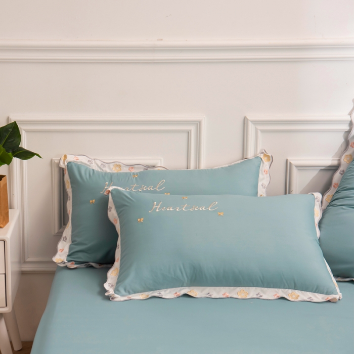 91家纺网 家纺一手货源 找家纺 安妮家居 2021新款泫雅风水洗刺绣夏被四件套 宾利蓝