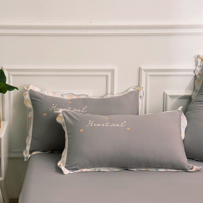 91家纺网 家纺一手货源 找家纺 安妮家居 2021新款泫雅风水洗刺绣夏被四件套 爵士灰