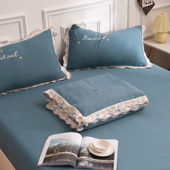 91家纺网 家纺一手货源 找家纺 安妮家居 2021新款泫雅风水洗刺绣夏被四件套 星空蓝