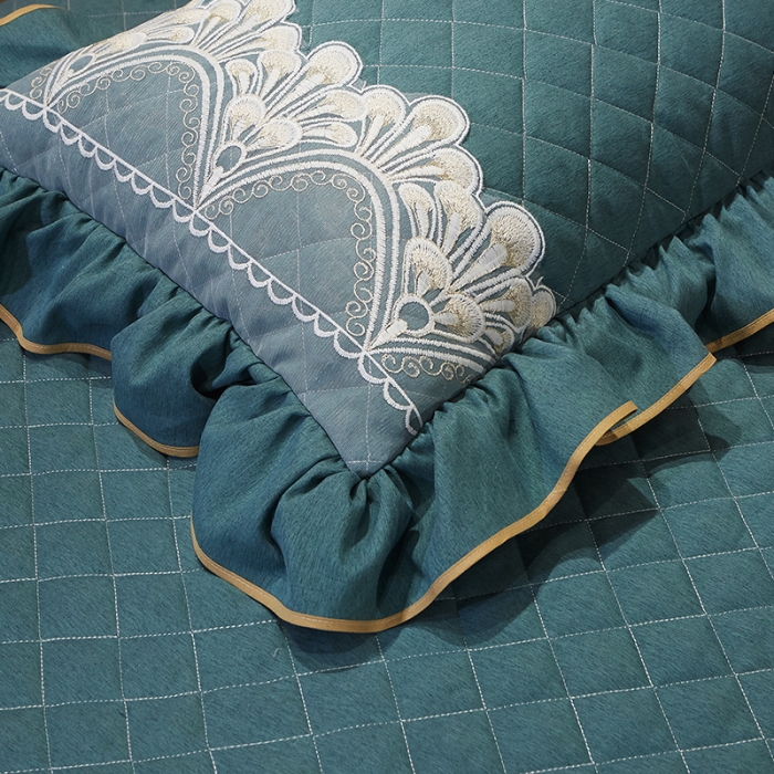 91家纺网 家纺一手货源 找家纺 网红馆 2025新款芭莎风情床裙三件套 黛绿色