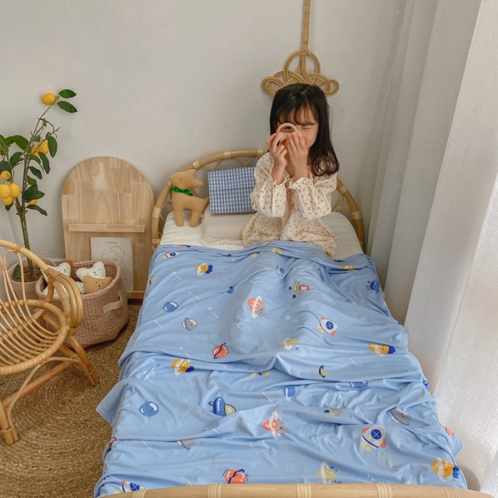 91家纺网 家纺一手货源 找家纺 星期八 2021新款凉感毯 星球蓝