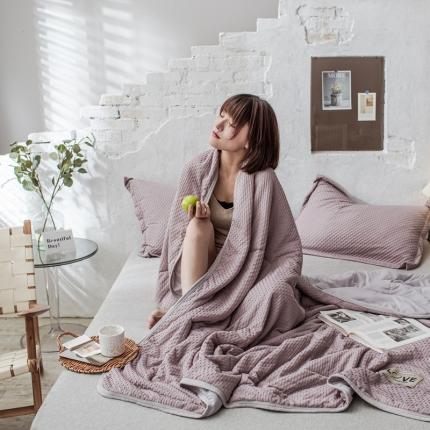 91家纺网 家纺一手货源 找家纺 塔塔 2025新款华夫格轻奢肌肤夏被 轻奢浅紫