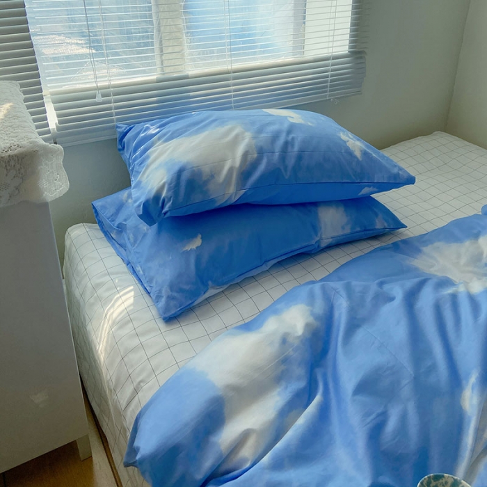 91家纺网 家纺一手货源 找家纺 2021新款简约风40s13372全棉喷气四件套 蓝天白云