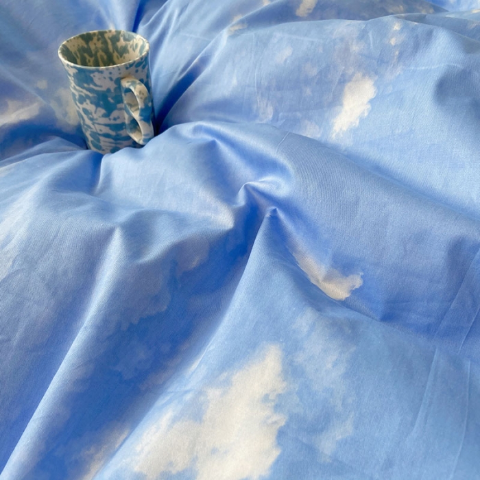 91家纺网 家纺一手货源 找家纺 2021新款简约风40s13372全棉喷气四件套 蓝天白云