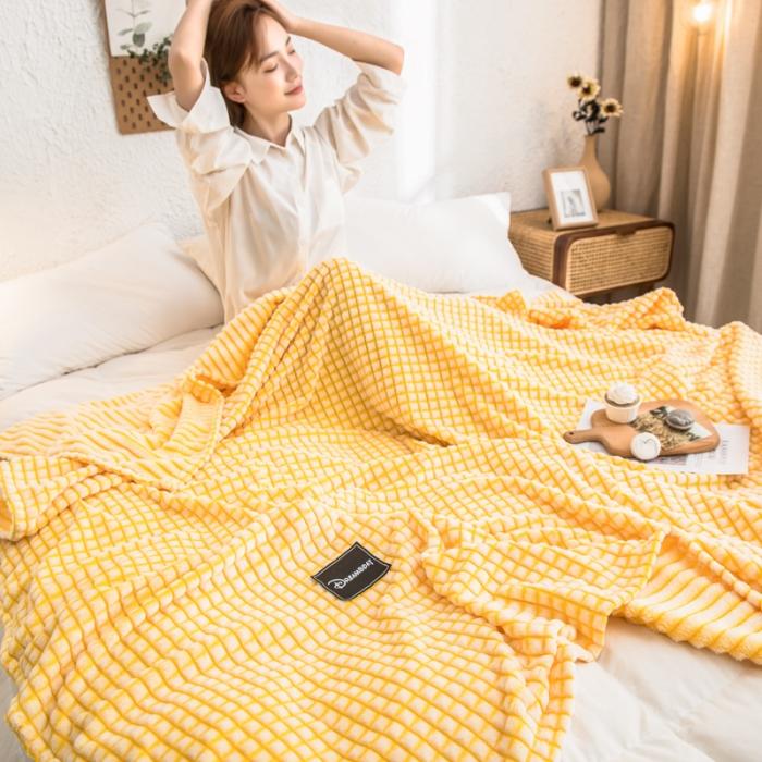 91家纺网 家纺一手货源 找家纺 金来家纺 牛奶绒魔法绒法莱绒雪花绒毛毯 剪花绒毛毯 柠檬黄