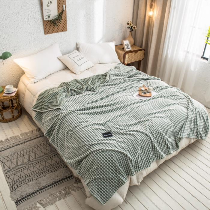 91家纺网 家纺一手货源 找家纺 金来家纺 牛奶绒魔法绒法莱绒雪花绒毛毯 剪花绒毛毯 牛油果绿