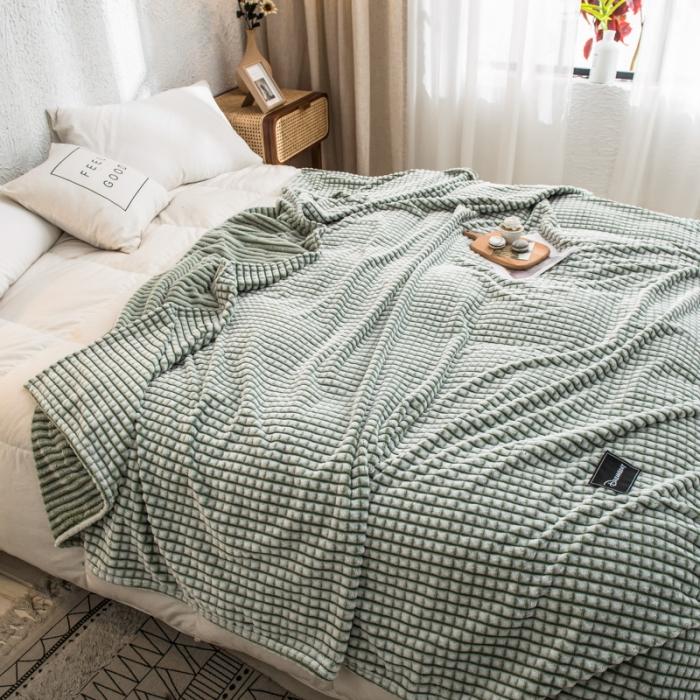 91家纺网 家纺一手货源 找家纺 金来家纺 牛奶绒魔法绒法莱绒雪花绒毛毯 剪花绒毛毯 牛油果绿