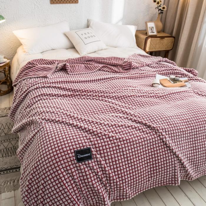 91家纺网 家纺一手货源 找家纺 金来家纺 牛奶绒魔法绒法莱绒雪花绒毛毯 剪花绒毛毯 山楂红