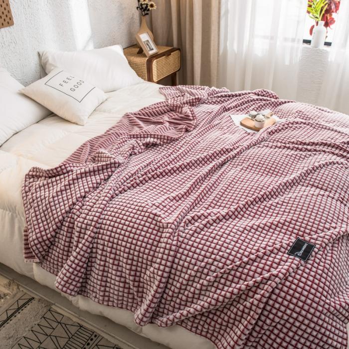 91家纺网 家纺一手货源 找家纺 金来家纺 牛奶绒魔法绒法莱绒雪花绒毛毯 剪花绒毛毯 山楂红