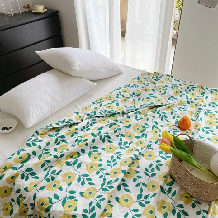 91家纺网 家纺一手货源 找家纺 星期八 2021新款田园风奶油花边大豆夏被 春色满园