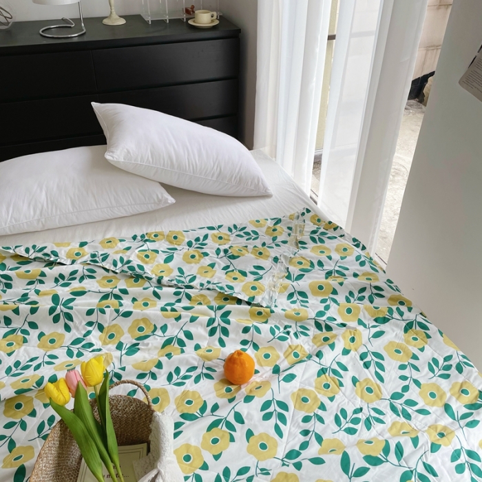 91家纺网 家纺一手货源 找家纺 星期八 2021新款田园风奶油花边大豆夏被 春色满园