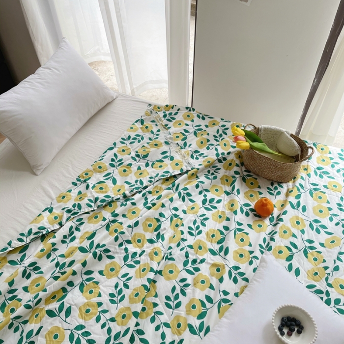 91家纺网 家纺一手货源 找家纺 星期八 2021新款田园风奶油花边大豆夏被 春色满园
