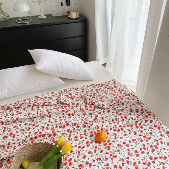 91家纺网 家纺一手货源 找家纺 星期八 2021新款田园风奶油花边大豆夏被 花艺