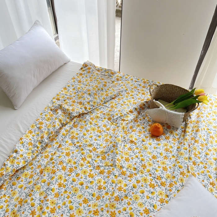 91家纺网 家纺一手货源 找家纺 星期八 2021新款田园风奶油花边大豆夏被 小薇