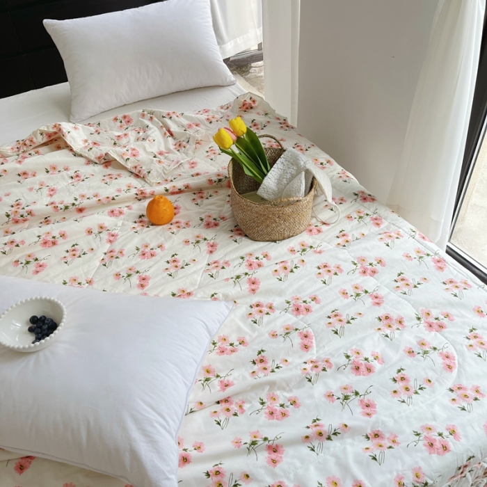91家纺网 家纺一手货源 找家纺 星期八 2021新款田园风奶油花边大豆夏被 樱花
