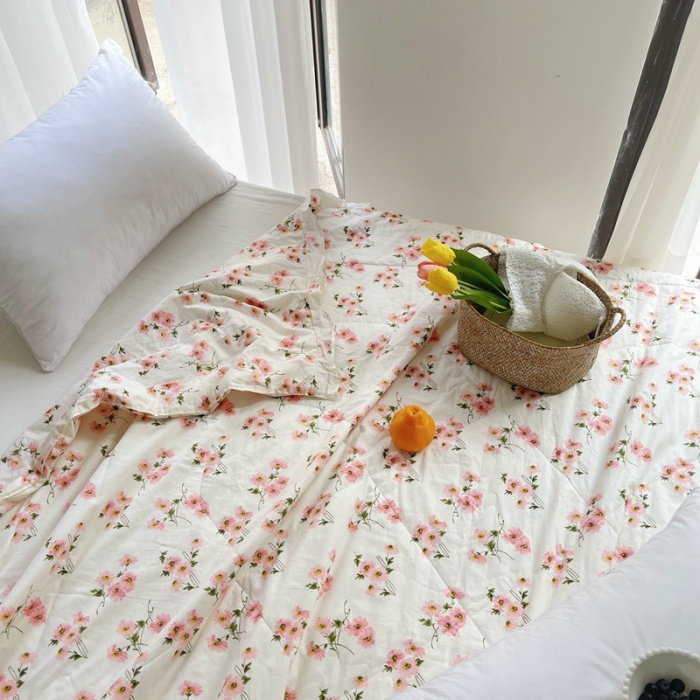 91家纺网 家纺一手货源 找家纺 星期八 2021新款田园风奶油花边大豆夏被 樱花