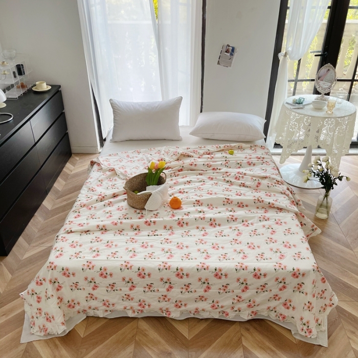 91家纺网 家纺一手货源 找家纺 星期八 2021新款田园风奶油花边大豆夏被 樱花