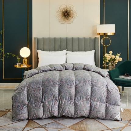 91家纺网 家纺一手货源 找家纺 太阳羽2025新款柔赛丝印花被冬被黛妮雅豆绿色