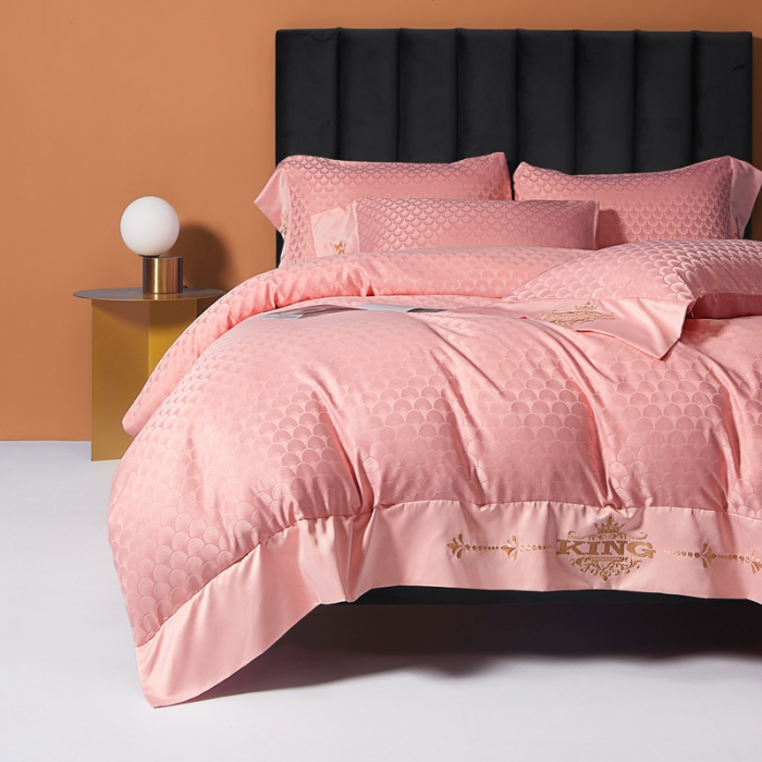 91家纺网 家纺一手货源 找家纺 眠帛2021新款60S贡缎提花全棉轻奢风四件套 路易斯粉