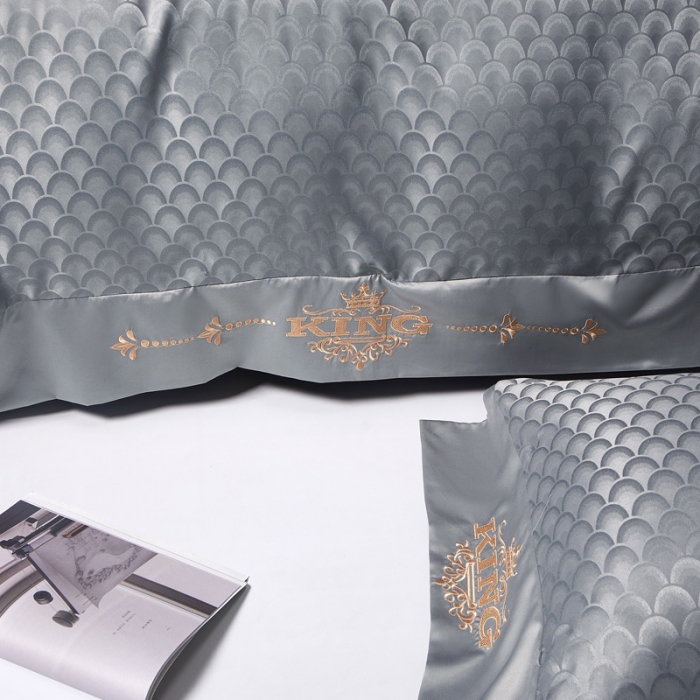 91家纺网 家纺一手货源 找家纺 眠帛2021新款60S贡缎提花全棉轻奢风四件套 路易斯高级灰