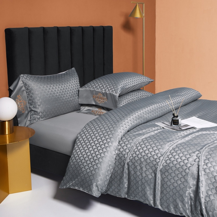 91家纺网 家纺一手货源 找家纺 眠帛2021新款60S贡缎提花全棉轻奢风四件套 路易斯高级灰