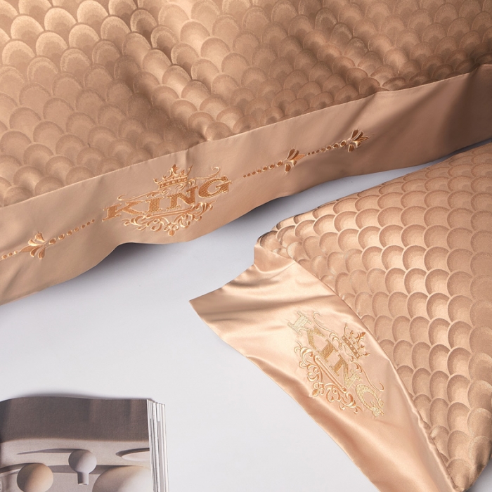 91家纺网 家纺一手货源 找家纺 眠帛2021新款60S贡缎提花全棉轻奢风四件套 路易斯香槟