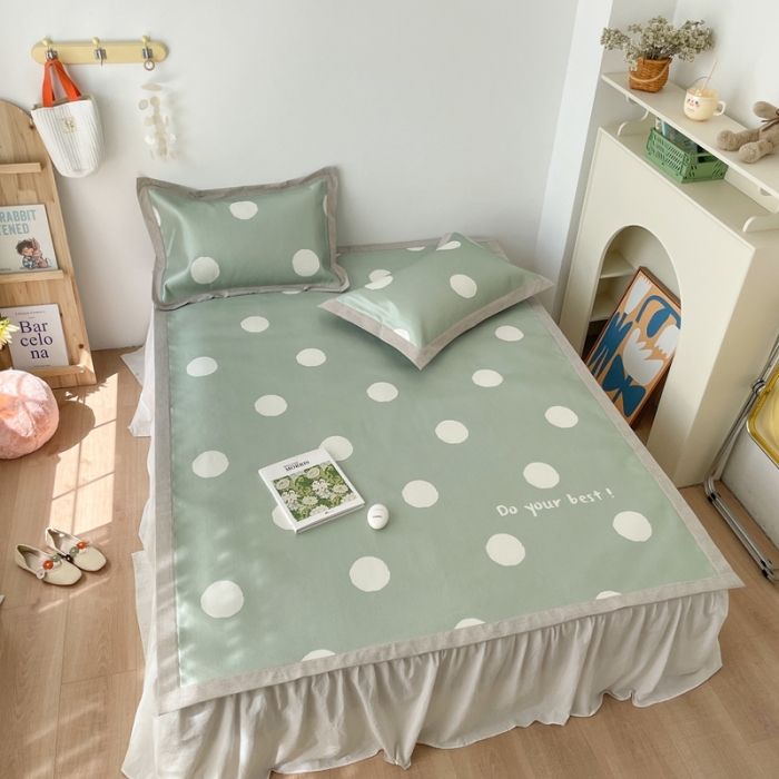 91家纺网 家纺一手货源 找家纺 时年 2021新款水洗养生冰丝凉席 波点绿