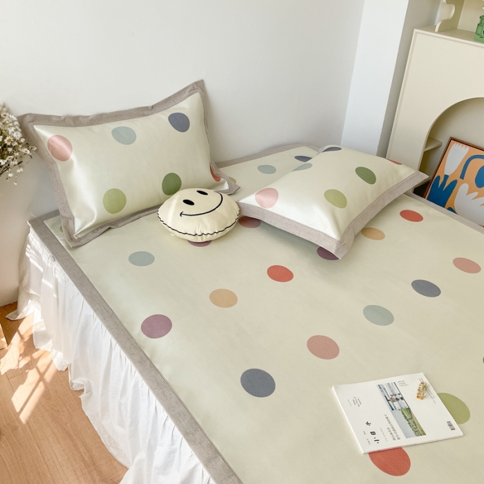 91家纺网 家纺一手货源 找家纺 时年 2021新款水洗养生冰丝凉席 彩色波点