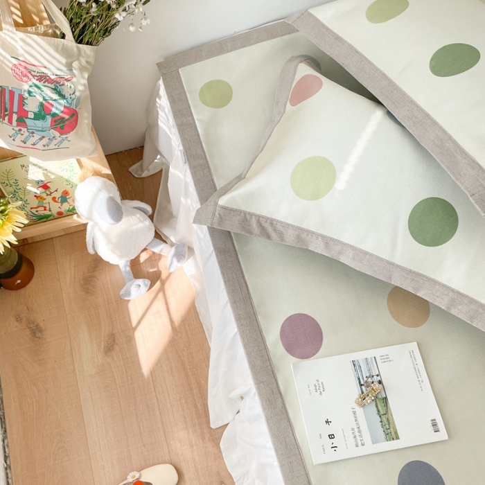 91家纺网 家纺一手货源 找家纺 时年 2021新款水洗养生冰丝凉席 彩色波点