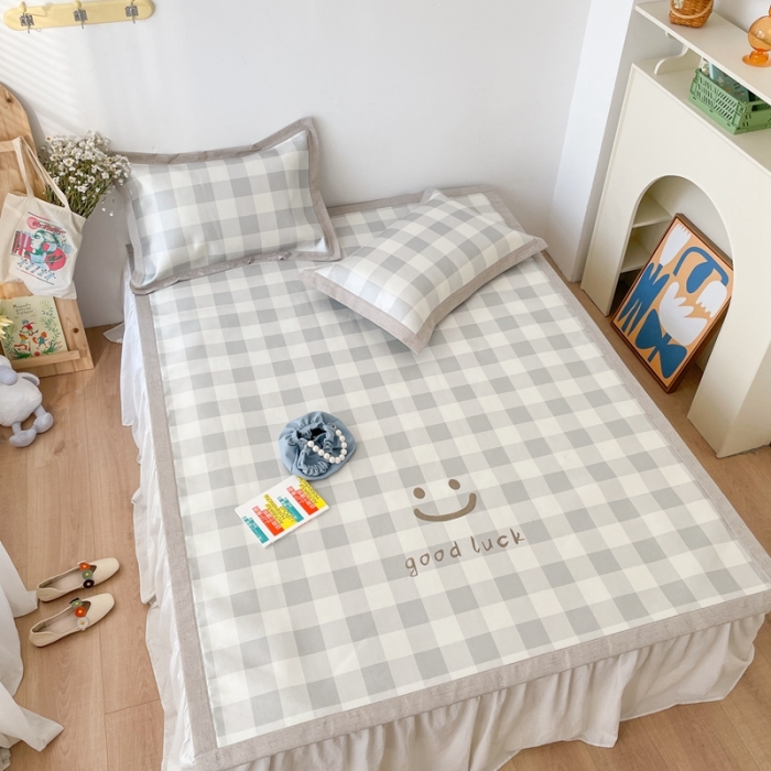 91家纺网 家纺一手货源 找家纺 时年 2021新款水洗养生冰丝凉席 灰格笑脸