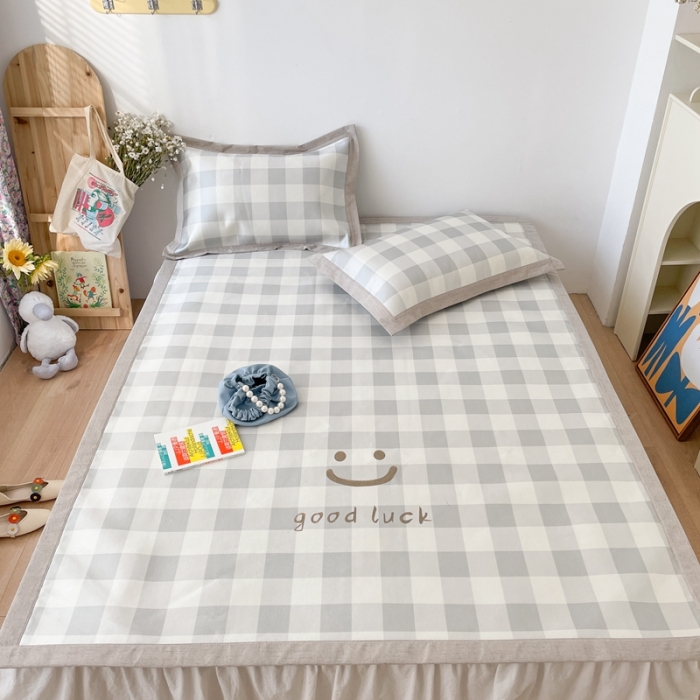 91家纺网 家纺一手货源 找家纺 时年 2021新款水洗养生冰丝凉席 灰格笑脸