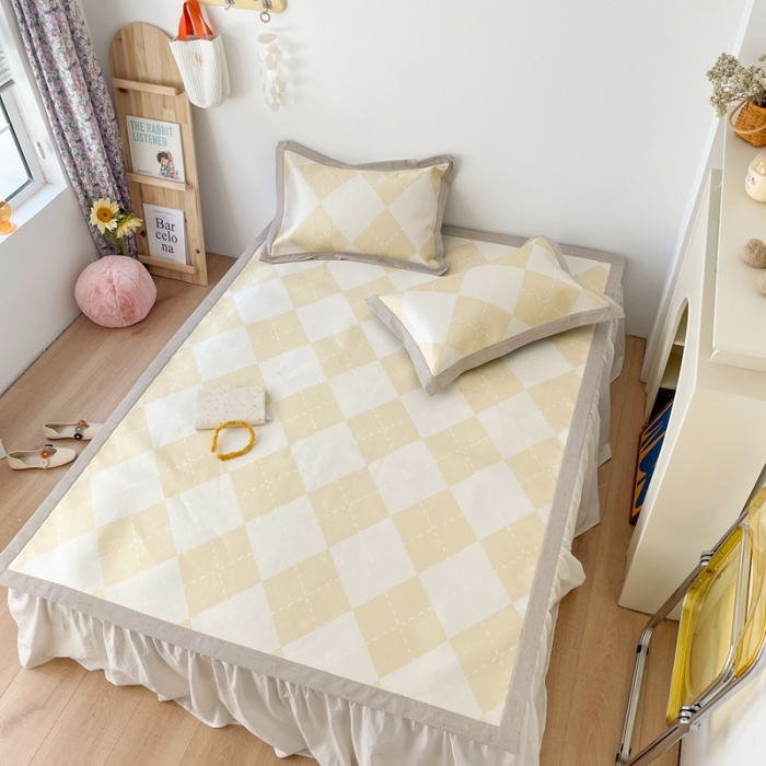 91家纺网 家纺一手货源 找家纺 时年 2021新款水洗养生冰丝凉席 菱格黄