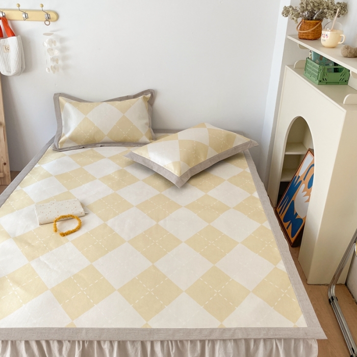 91家纺网 家纺一手货源 找家纺 时年 2021新款水洗养生冰丝凉席 菱格黄