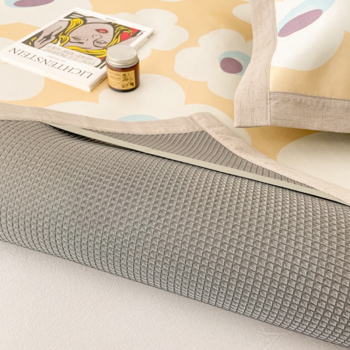 91家纺网 家纺一手货源 找家纺 时年 2021新款水洗养生冰丝凉席 奶思