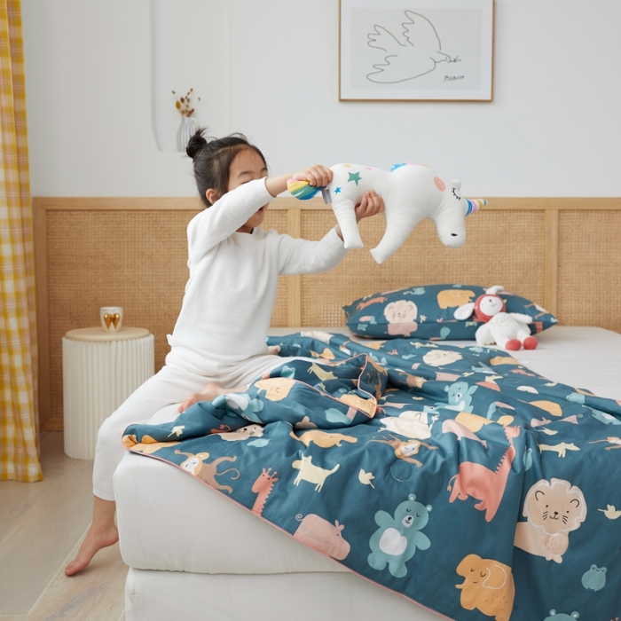 91家纺网 家纺一手货源 找家纺 丽笙 2021新款60SA类长绒棉驱蚊儿童夏被 欢乐天地