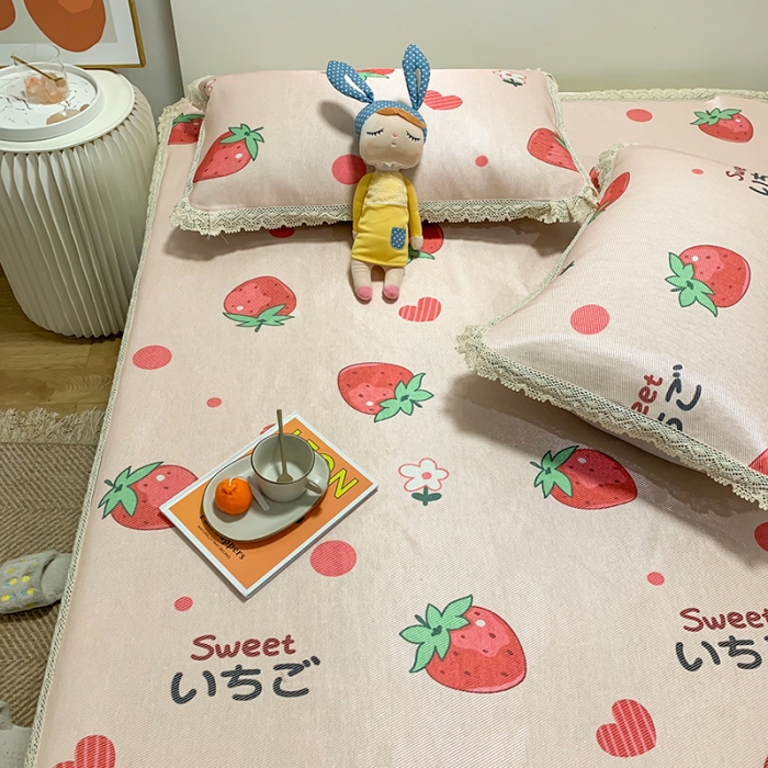 91家纺网 家纺一手货源 找家纺 慕尚家纺 2025新款小碎花款凉席（一图） 草莓少女