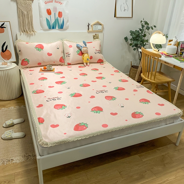 91家纺网 家纺一手货源 找家纺 慕尚家纺 2025新款小碎花款凉席（一图） 草莓少女