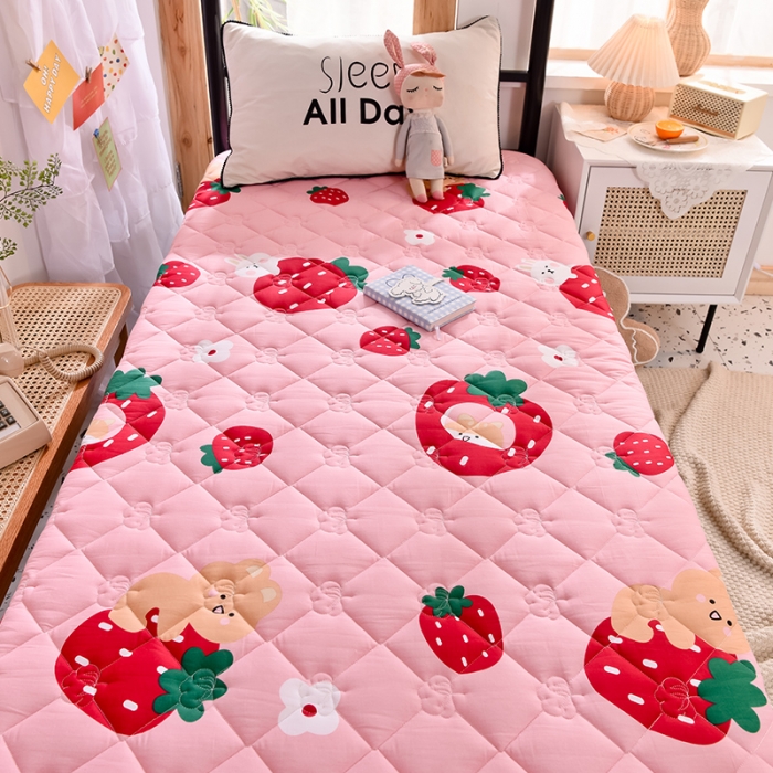 91家纺网 家纺一手货源 找家纺 寐珂 2025新款全棉大豆纤维床垫学生款 草莓乐园