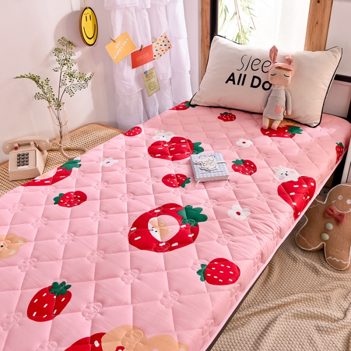 91家纺网 家纺一手货源 找家纺 寐珂 2025新款全棉大豆纤维床垫学生款 草莓乐园