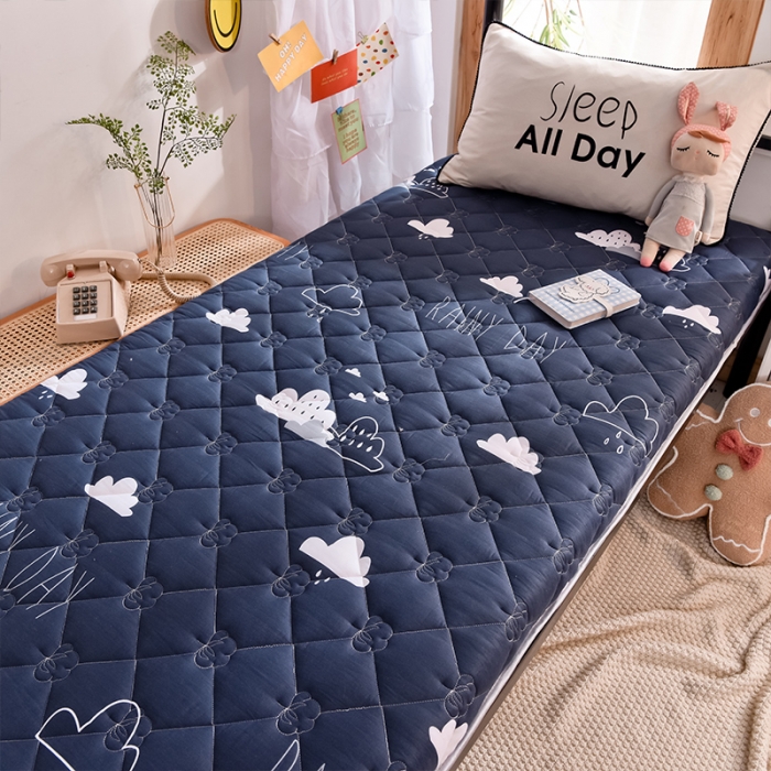 91家纺网 家纺一手货源 找家纺 寐珂 2025新款全棉大豆纤维床垫学生款 漫步云端