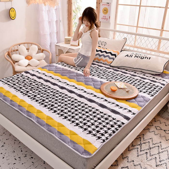 91家纺网 家纺一手货源 找家纺 寐珂 2025新款全棉大豆纤维床垫薄款 千鸟格调