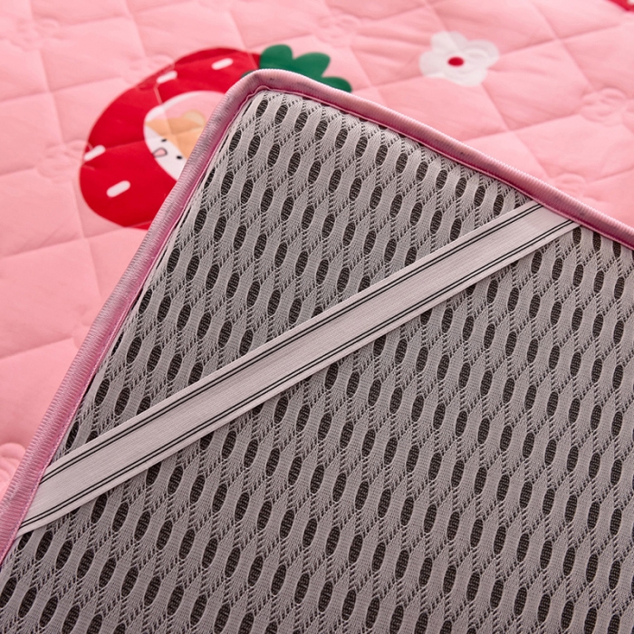 91家纺网 家纺一手货源 找家纺 寐珂 2025新款全棉大豆纤维床垫厚款 草莓乐园