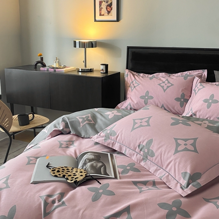 91家纺网 家纺一手货源 找家纺 棉生活 2021新款全棉铂金棉小资系列四件套 路易威粉