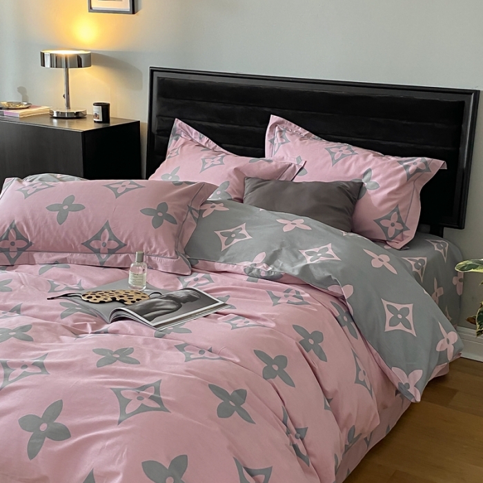 91家纺网 家纺一手货源 找家纺 棉生活 2021新款全棉铂金棉小资系列四件套 路易威粉