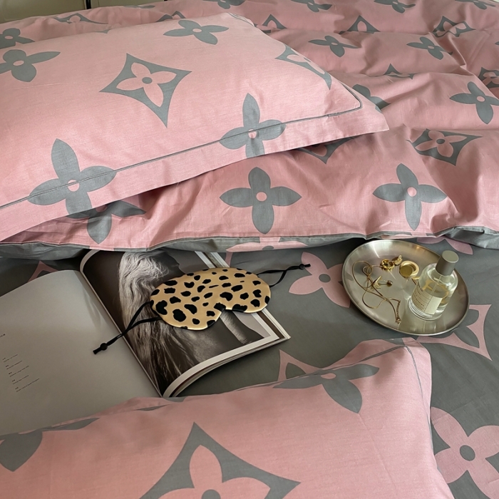 91家纺网 家纺一手货源 找家纺 棉生活 2021新款全棉铂金棉小资系列四件套 路易威粉