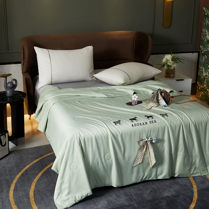 91家纺网 家纺一手货源 找家纺 凡客 2021春夏新款水洗真丝丝巾夏被 凡尔赛（清新绿）