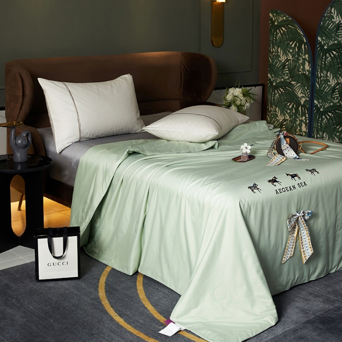 91家纺网 家纺一手货源 找家纺 凡客 2021春夏新款水洗真丝丝巾夏被 凡尔赛（清新绿）