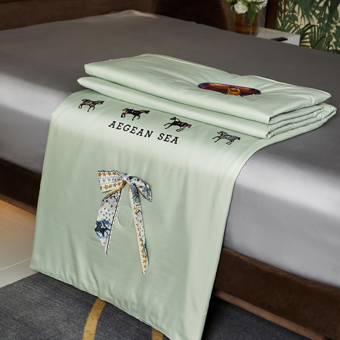 91家纺网 家纺一手货源 找家纺 凡客 2021春夏新款水洗真丝丝巾夏被 凡尔赛（清新绿）