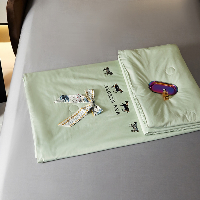 91家纺网 家纺一手货源 找家纺 凡客 2021春夏新款水洗真丝丝巾夏被 凡尔赛（清新绿）